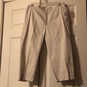 Kim Rogers Khaki Capri  12 Petite